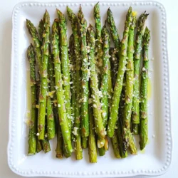Um leckeren Zitronen-Knoblauch-Röstspargel zu machen, brauchen Sie diese Zutaten: - 450 g frischer Spargel, enden trimmiert - 3 Esslöffel Olivenöl - 4 Zehen Knoblauch, fein gehackt - Schale und Saft von 1 Zitrone Diese Hauptzutaten bringen frische und Geschmack. Der Spargel sorgt für eine knackige Textur. Das Olivenöl hilft beim Rösten und macht alles schön goldbraun. Der Knoblauch gibt einen starken und aromatischen Kick. Die Zitrone bringt Säure und Frische. Für den perfekten Geschmack fügen wir noch etwas hinzu: - 1 Teelöffel Salz - 1/2 Teelöffel schwarzer Pfeffer - 1/4 Teelöffel rote Pfefferflocken (optional) - 2 Esslöffel geriebener Parmesan (optional, zum Garnieren) Die Gewürze sind wichtig. Das Salz hebt die Aromen hervor. Der schwarze Pfeffer bringt eine leichte Schärfe. Die roten Pfefferflocken sind optional, aber sie geben einen schönen Kick. Parmesan ist eine tolle Garnitur, die den Spargel reichhaltiger macht. Frischer Spargel ist der Schlüssel zu diesem Gericht. Achten Sie auf folgende Punkte: - Die Stangen sollten fest und knusprig sein. - Die Spitzen sollten fest geschlossen sein. - Vermeiden Sie welke oder braune Stangen. Wenn Sie diese Tipps beachten, werden Sie den besten Spargel finden. Frischer Spargel schmeckt besser und hat mehr Nährstoffe. Heize deinen Ofen auf 200°C vor. Während der Ofen sich erwärmt, bereite die Zutaten vor. Du brauchst frischen Spargel, der gut aussieht. Schneide die Enden ab, damit der Spargel zart ist. In einer großen Schüssel gibst du das Olivenöl, den gehackten Knoblauch, die Zitronenschale und den Zitronensaft dazu. Füge das Salz, den schwarzen Pfeffer und die roten Pfefferflocken hinzu, wenn du etwas Schärfe magst. Rühre alles gut um, damit die Aromen sich vermischen. Nimm den vorbereiteten Spargel und lege ihn in die Schüssel mit der Marinade. Mische alles gut, bis der Spargel gleichmäßig mit der Marinade bedeckt ist. Das ist wichtig, denn so nimmt der Spargel die Aromen auf. Verteile den Spargel anschließend auf einem großen Backblech. Achte darauf, dass die Stangen nicht übereinander liegen. So rösten sie gleichmäßig und werden schön knusprig. Schiebe das Backblech in den vorgeheizten Ofen. Röste den Spargel für 12 bis 15 Minuten. Du wirst sehen, wenn er zart und leicht knusprig ist. Nach dem Rösten nimm den Spargel heraus und lasse ihn eine Minute abkühlen. Wenn du magst, bestreue ihn mit geriebenem Parmesan. So gibt es einen zusätzlichen Geschmackskick. Serviere den Spargel warm als Beilage oder auf Quinoa für eine leichte Mahlzeit. Um die besten Röstaromen zu erzielen, achten Sie darauf, frischen Spargel zu wählen. Der Spargel sollte fest und knackig sein. Schneiden Sie die Enden ab, damit der Spargel zart bleibt. Verwenden Sie genug Olivenöl, um den Spargel gleichmäßig zu bedecken. So wird er knusprig und lecker. Stellen Sie sicher, dass der Spargel auf dem Blech nicht übereinander liegt. Dadurch kann er richtig rösten und wird gleichmäßig braun. Wenn Sie keinen Parmesan mögen oder eine Alternative suchen, gibt es viele Optionen. Für einen würzigen Geschmack probieren Sie Feta-Käse. Er passt gut zu dem Zitronengeschmack. Eine andere gute Wahl ist geriebener Pecorino. Wenn Sie es vegan halten möchten, verwenden Sie Hefeflocken. Sie geben einen tollen, käsigen Geschmack ohne Milchprodukte. Frische Kräuter wie Petersilie oder Basilikum sind ebenfalls eine schmackhafte Garnitur. Ein häufiger Fehler ist, den Spargel zu lange zu rösten. Überprüfen Sie ihn nach 12 Minuten. Er sollte zart, aber nicht matschig sein. Ein weiterer Fehler ist, den Spargel nicht richtig zu würzen. Salz und Pfeffer sind wichtig für den Geschmack. Achten Sie auch darauf, die Backtemperatur richtig einzustellen. 200°C ist ideal für knusprigen Spargel. Schließlich sollten Sie den Spargel gleichmäßig verteilen, um ein gleichmäßiges Rösten zu gewährleisten. {{image_4}} Für eine köstliche Abwandlung füge ich Feta hinzu. Der salzige Geschmack des Fetas passt perfekt zu Spargel. Nach dem Rösten streue einfach zerbröckelten Feta über den heißen Spargel. Der Käse schmilzt leicht und gibt einen tollen Geschmack. Diese Kombination macht das Gericht noch reichhaltiger und interessanter. Ich liebe es, mit verschiedenen Gewürzen zu experimentieren. Für einen schärferen Kick füge ich rote Pfefferflocken hinzu. Du kannst auch Paprika oder Kreuzkümmel ausprobieren. Diese Gewürze geben dem Spargel eine neue Dimension. Wenn du es lieber mild magst, bleibe einfach bei Salz und Pfeffer. Die Wahl der Gewürze kann den gesamten Geschmack des Gerichts verändern. Für eine vegane Variante lass den Parmesan einfach weg. Du kannst auch Hefeflocken verwenden. Diese Flocken geben einen käsigen Geschmack ohne Milchprodukte. Achte darauf, dass alle Zutaten vegan sind, besonders die Gewürze. So bleibt das Gericht gesund und lecker für alle! Wenn Sie Reste von Zitronen-Knoblauch-Röstspargel haben, bewahren Sie sie in einem luftdichten Behälter auf. Stellen Sie sicher, dass der Spargel gut abgekühlt ist, bevor Sie ihn einpacken. Im Kühlschrank bleibt er so für etwa 3-4 Tage frisch. Vermeiden Sie es, den Spargel bei Raumtemperatur stehen zu lassen. So bleibt er knusprig und lecker. Sie können den Spargel auch einfrieren. Lassen Sie ihn zuerst vollständig abkühlen. Legen Sie ihn dann in einen Gefrierbeutel und entfernen Sie die Luft. So bleibt er bis zu 3 Monate haltbar. Wenn Sie ihn später verwenden möchten, tauen Sie ihn im Kühlschrank auf, bevor Sie ihn aufwärmen. Um den Spargel wieder aufzuwärmen, nutzen Sie den Ofen. Heizen Sie ihn auf 180°C vor. Legen Sie den Spargel auf ein Backblech und rösten Sie ihn für 5-7 Minuten. So bleibt er zart und knusprig. Vermeiden Sie die Mikrowelle, da der Spargel dadurch weich werden kann. Ich empfehle, den Spargel 12 bis 15 Minuten zu rösten. In dieser Zeit wird der Spargel zart und bekommt eine leicht knusprige Textur. Schauen Sie nach, ob er eine schöne, goldene Farbe hat. Wenn er weich ist, sind Sie bereit, ihn aus dem Ofen zu nehmen. Ja, Sie können andere Gemüse wie Paprika, Karotten oder Zucchini hinzufügen. Achten Sie darauf, dass die Gemüse ähnliche Garzeiten haben. So röstet alles gleichmäßig. Schneiden Sie die anderen Gemüse in ähnliche Größen wie den Spargel, damit sie gleichmäßig garen. Frischer Spargel hat leuchtend grüne Stängel und feste Enden. Die Spitzen sollten fest geschlossen sein. Wenn die Spitzen braun oder schlaff sind, ist der Spargel nicht frisch. Drücken Sie die Stängel leicht; sie sollten knackig sein und nicht nachgeben. Um leckeren Zitronen-Knoblauch-Röstspargel zuzubereiten, braucht es die richtigen Zutaten. Frischer Spargel und gut ausgewählte Gewürze sind der Schlüssel. Die Schritt-für-Schritt-Anleitung hilft kein Problem beim Roasten zu haben. Den besten Geschmack erhält man durch einfache Tipps und Tricks. Variationen sorgen für Abwechslung. Richtiges Lagern verlängert die Haltbarkeit. Zitronen-Knoblauch-Röstspargel ist vielseitig und einfach. Probier neue Ideen aus und genieße dein Gericht!